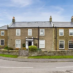 Baileys Retreat Sneaton